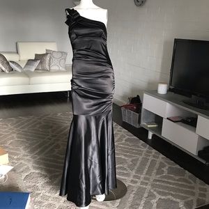 One Shoulder Mermaid Evening Dress